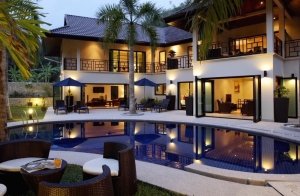 private,pool,beach,luxury